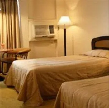 Rothman Hotel Manila 3*,